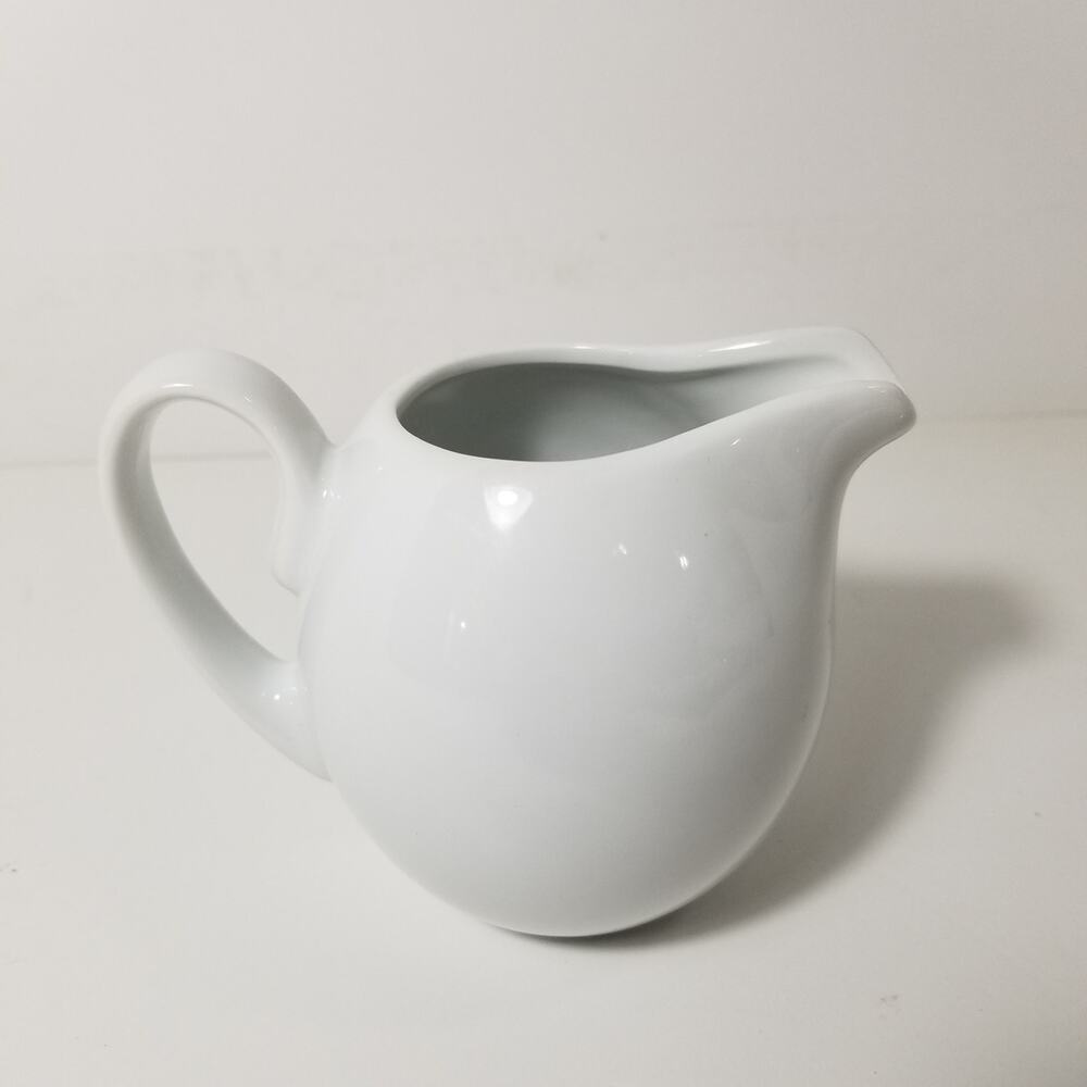 Crofton creamer small 7.4 ounces